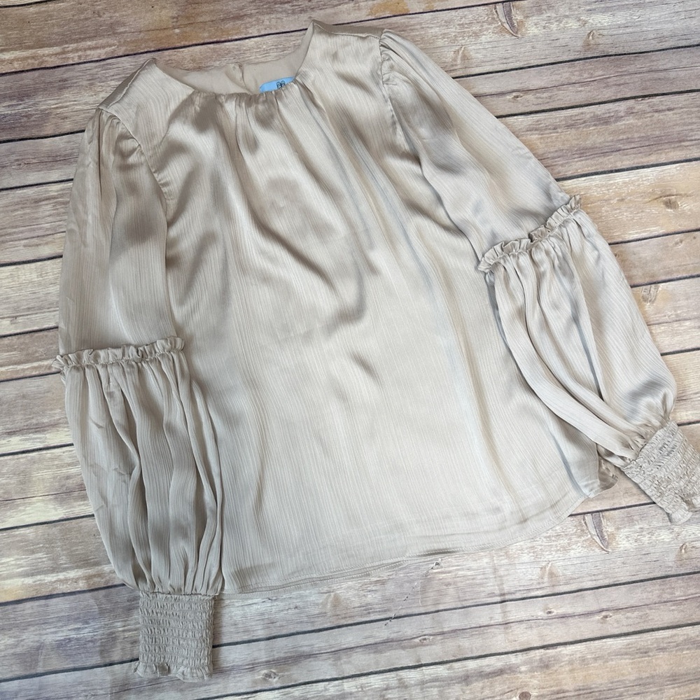 Cece smocked cuff pleated crew neck satin blouse XS